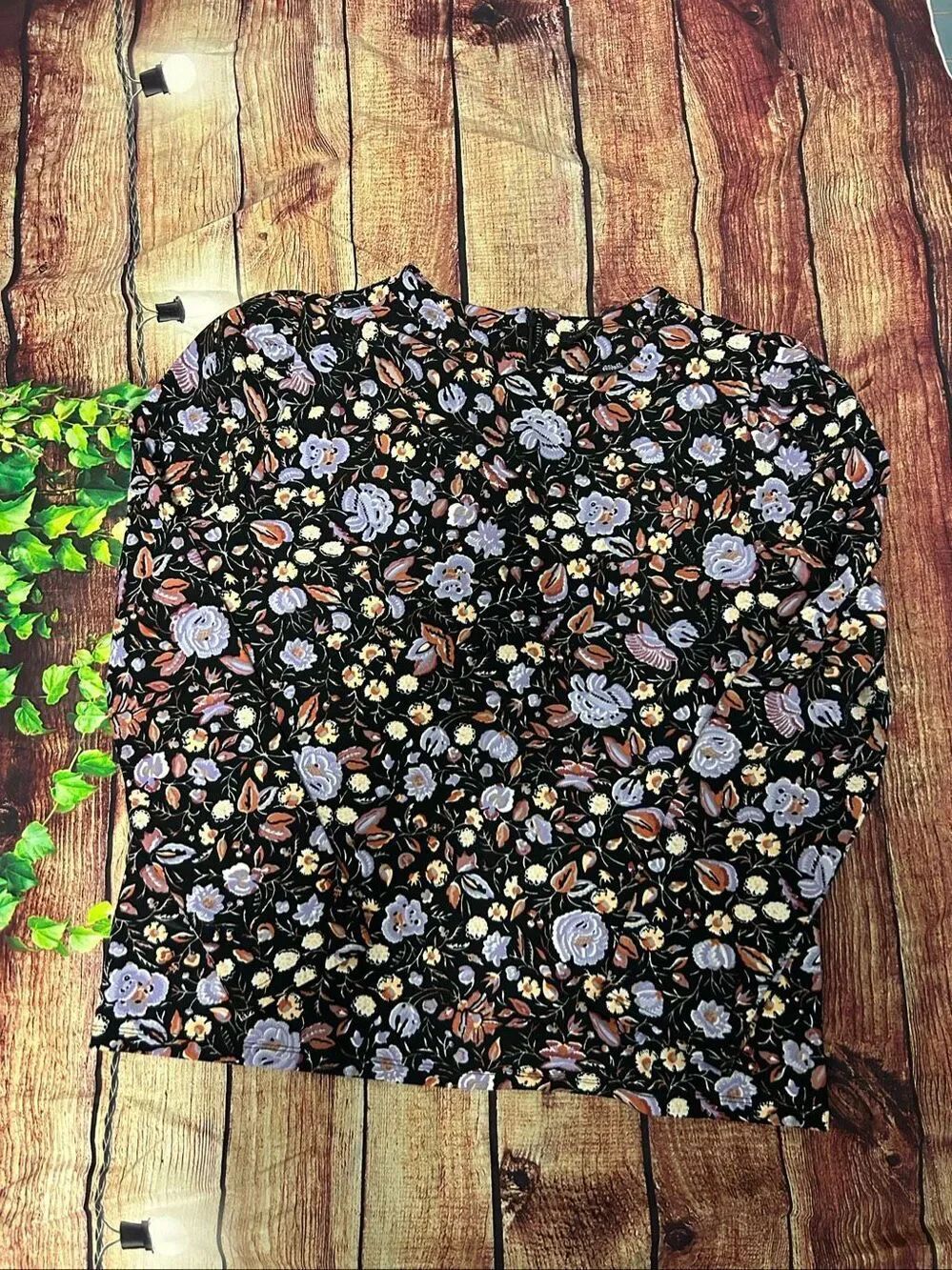Ann Taylor Floral Long Sleeve Blouse Size L